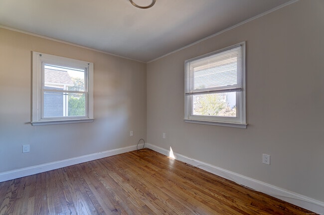 Building Photo - 37 Moulthrop St