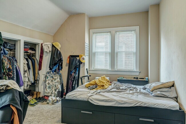 Building Photo - 6415 Cates Ave