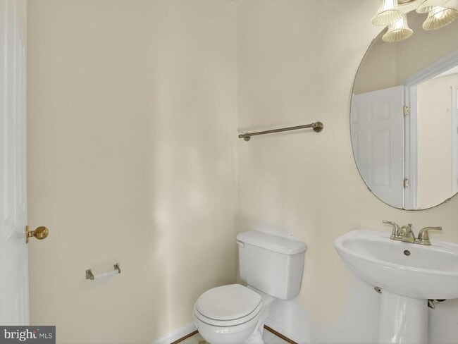 Building Photo - 3844 Koval Ln