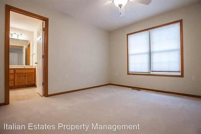 Building Photo - 3 br, 2.5 bath House - 600 Highland Ridge