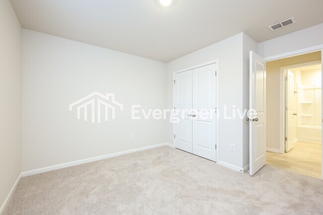 Building Photo - 2 Donemere Way