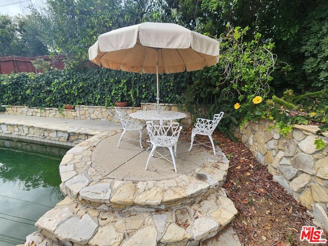 Building Photo - 11665 Babbitt Ave