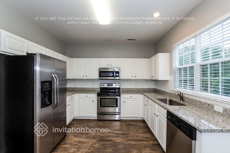 Building Photo - 13305 Norseman Ln