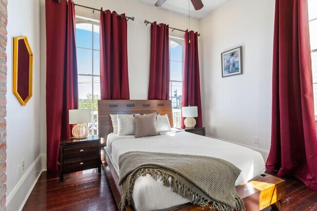 Building Photo - 1501 Robert C. Blakes Sr. Dr