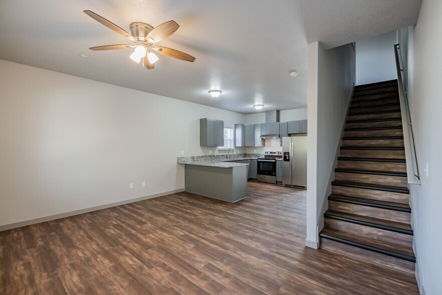 Building Photo - 384 24th St NE