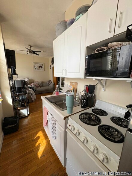 Building Photo - 108 Myrtle St