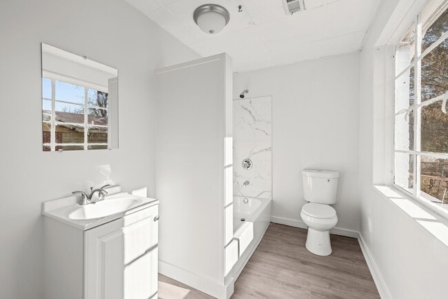 Building Photo - Newly Renovated 3 Bedroom 2 Bath Home Available Now! MOVE-IN SPECIAL: Get your FIRST MONTH'S rent...