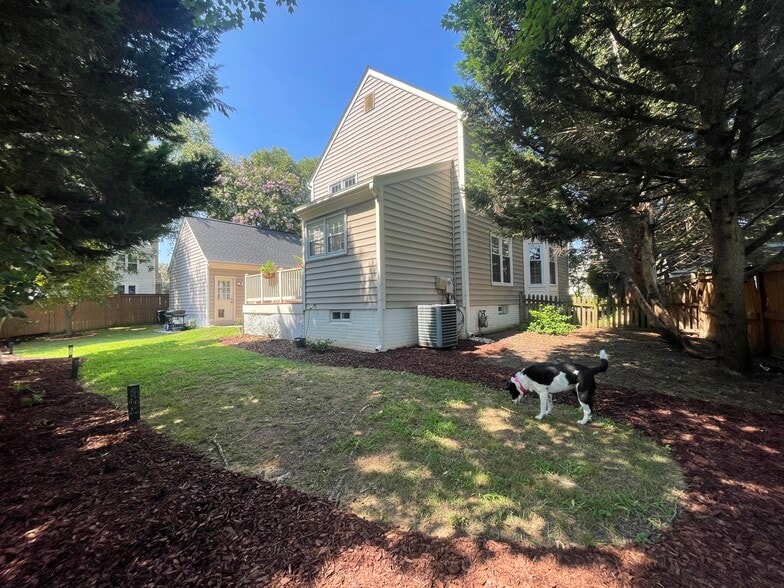 Building Photo - 6502 Summerton Way