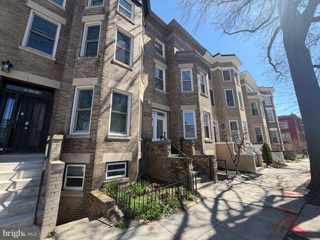 Building Photo - 2707 11th St NW