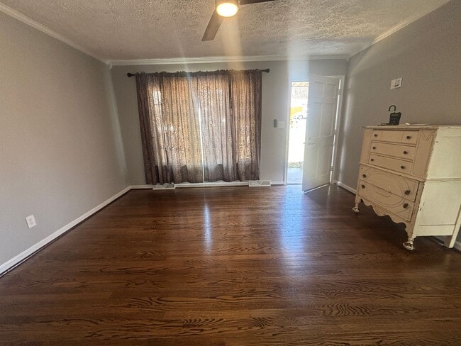 Building Photo - 449 Missimer Ln