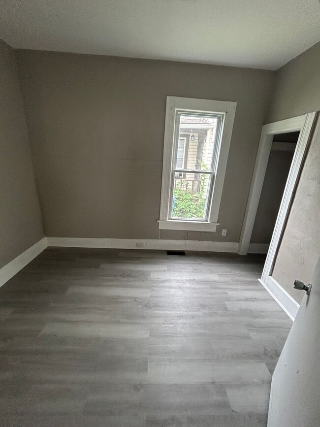 Building Photo - Section 8 Accepted! 3-bedroom home, perfec...