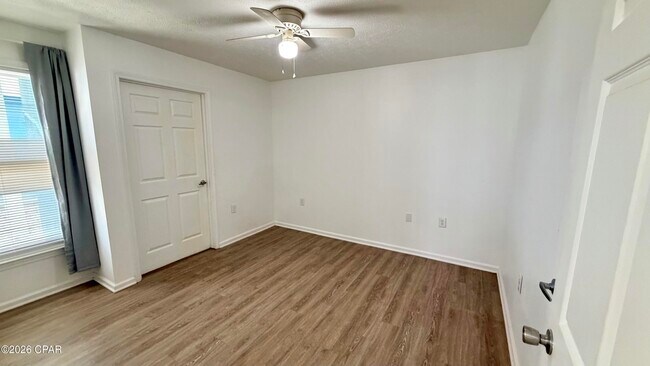 Building Photo - 9117 Laird St