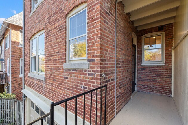 Building Photo - 2814 Bellevue Terrace NW