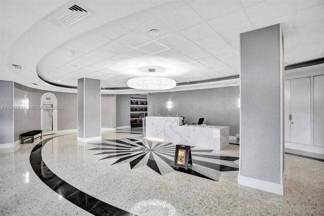 Building Photo - 3140 S Ocean Dr