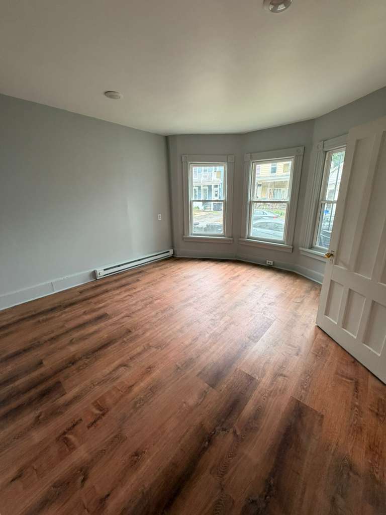 Building Photo - 506 3rd St