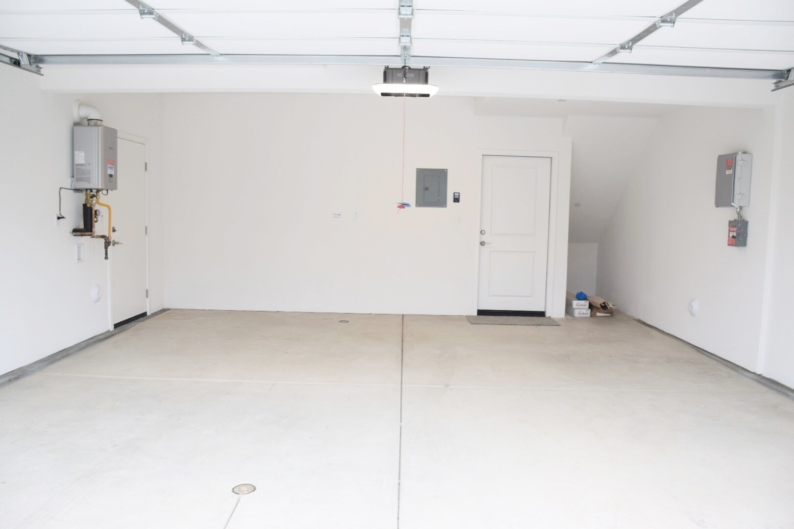 Building Photo - 1630 Saratoga Ln