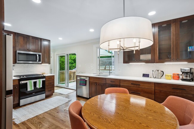 Building Photo - Totally update and impeccably maintained 4...