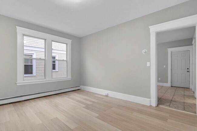 Building Photo - 260 Orchard St