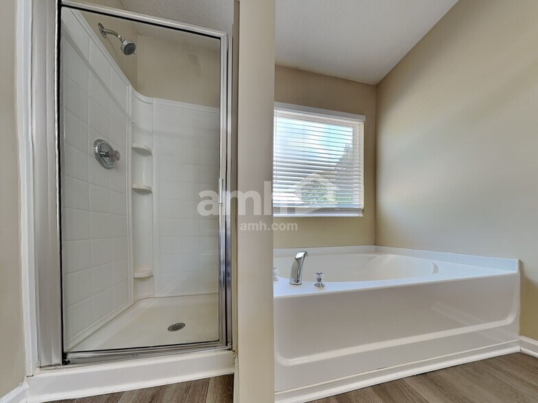 Building Photo - 3600 Mountain Brook Cir