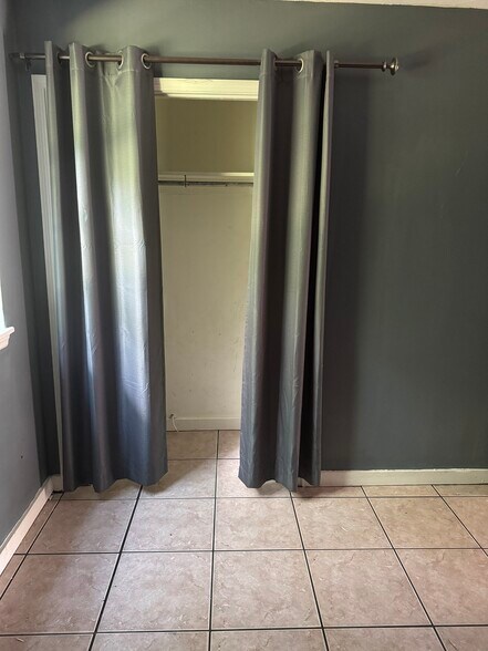 Building Photo - 1863 Nekoma Ct