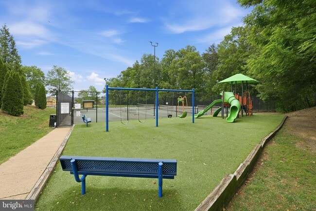 Building Photo - 6320 Dunman Way