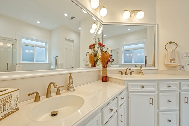 Building Photo - 13719 Ashley Run
