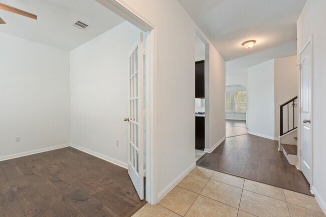 Building Photo - Beautiful 4 bedroom, 2 bathroom home in Pioneer Hill!!!