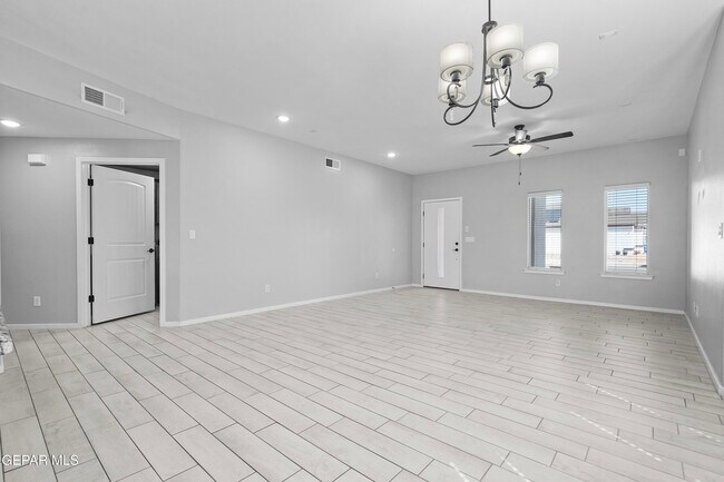 Building Photo - 932 Texas Madrone Dr