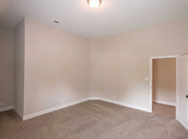 Building Photo - Stunning 4BR + Bonus Room Home Near Oaklan...