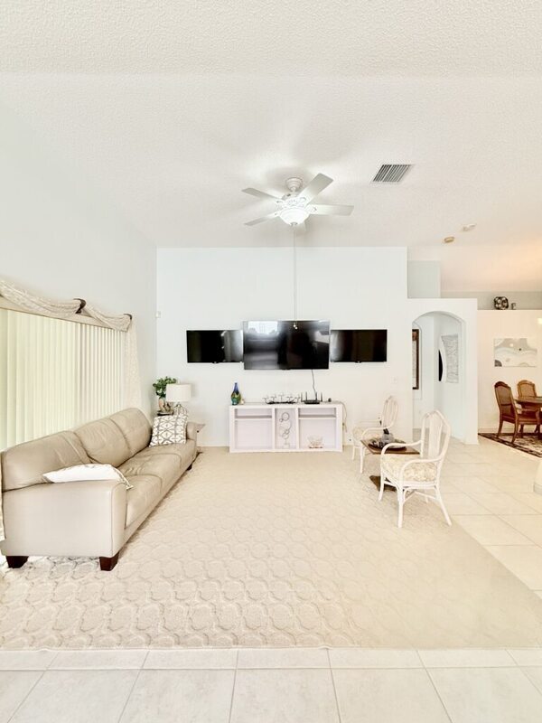 Building Photo - 854 Addison Dr NE