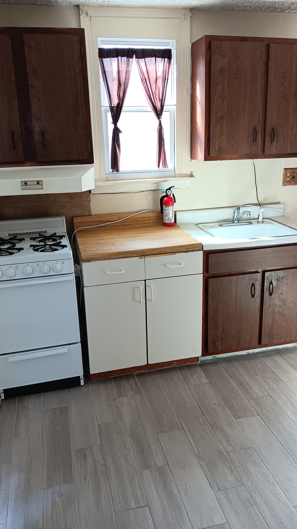 Kitchen - 7 Dubois St