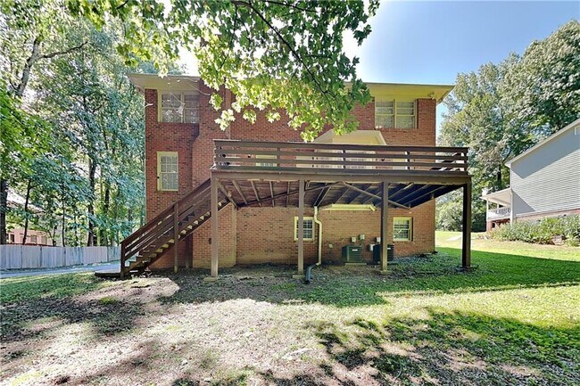 Building Photo - 3940 Camrose Pl