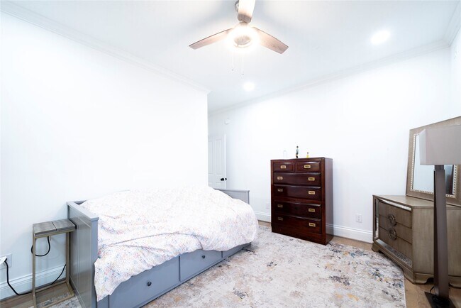 Building Photo - 4744 Post Oak Timber Dr
