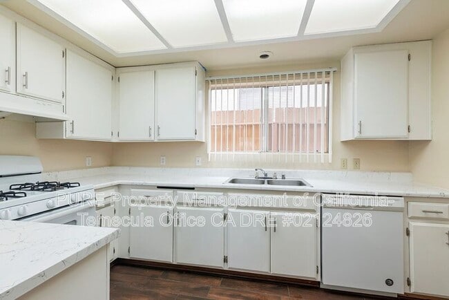 Building Photo - 28940 Calle Del Lago