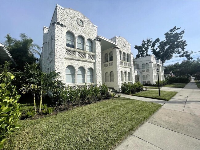 Primary Photo - 2114 W Dekle Ave