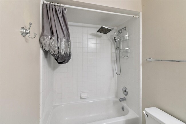 Building Photo - 45443 Glengarry Blvd