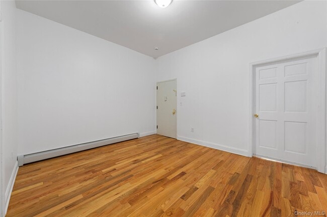 Building Photo - 1587 Lincoln Pl