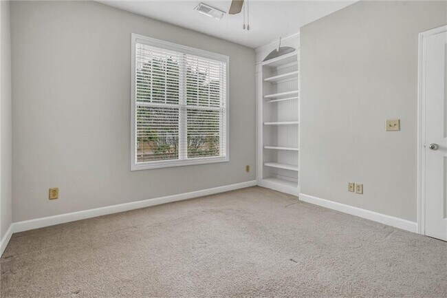 Building Photo - 3026 Eltham Pl
