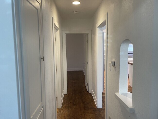 Building Photo - Private Single Family Home in Central Quie...