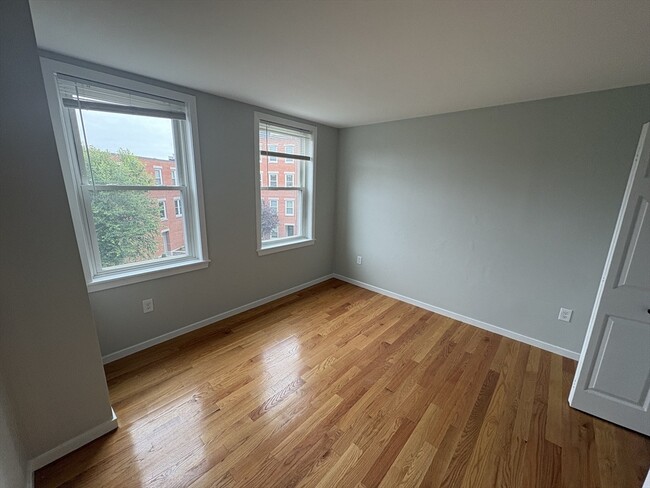 Building Photo - 47 Harvard St