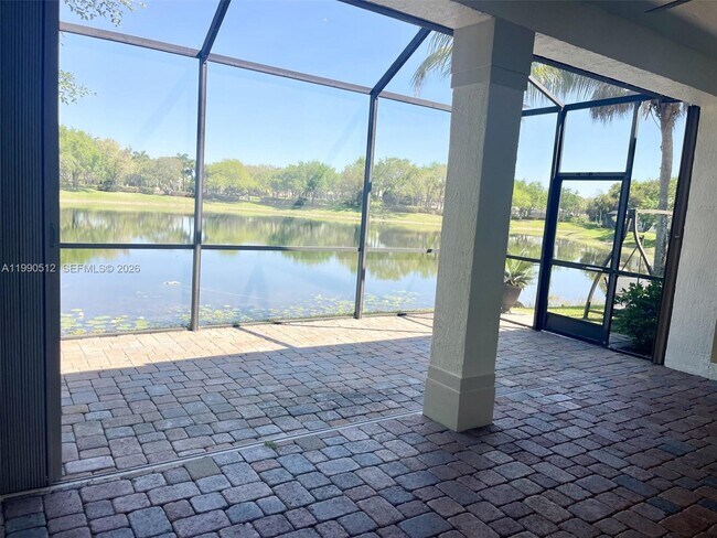 Building Photo - 11289 NW 65th Manor