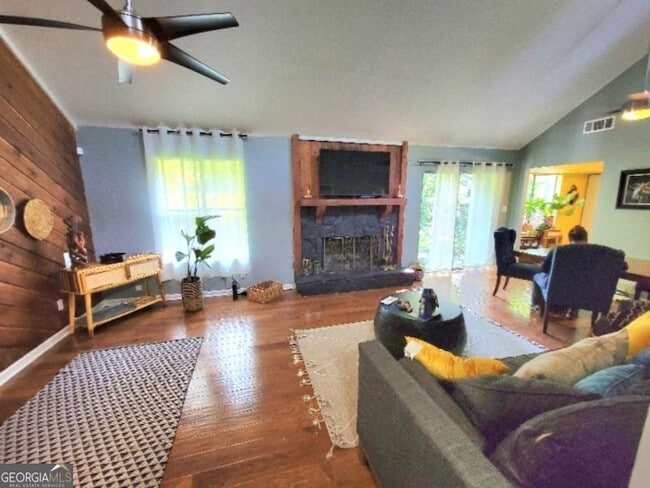 Building Photo - 3166 Big Springs Ct