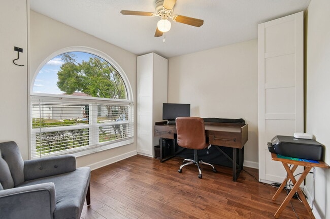 Building Photo - Tuscanny Street