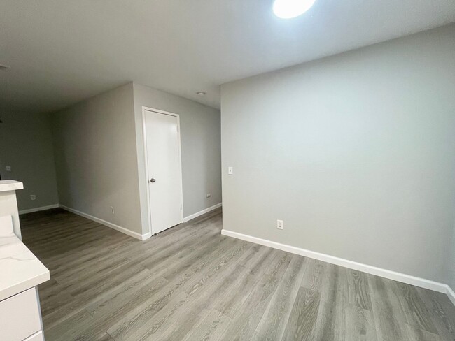 Building Photo - Rohnert Park: $2799  Lower Level 3 Bed/2 B...