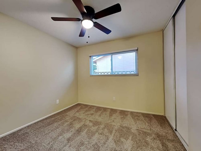 Building Photo - 784 E Turmont St