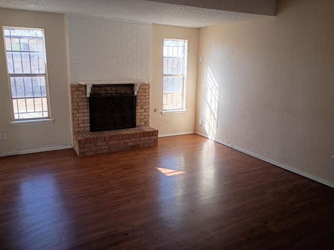 Building Photo - Great Northeast Home