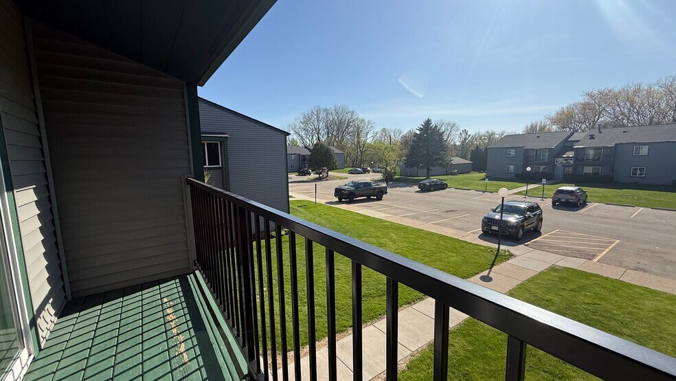 Building Photo - Elkhorn Village