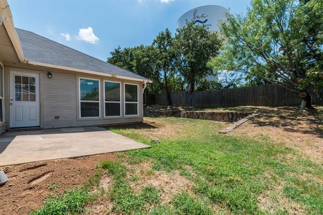 Building Photo - 912 Hidden Oaks Dr