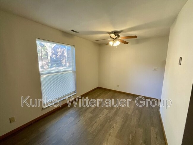 Building Photo - 1805 Jamestown Rd