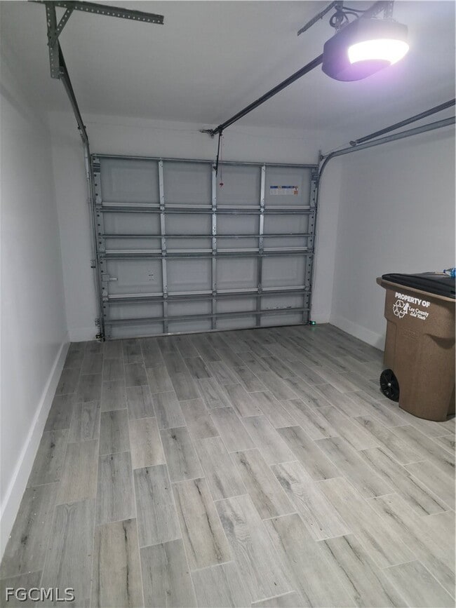 Building Photo - 4474 E Riverside Dr